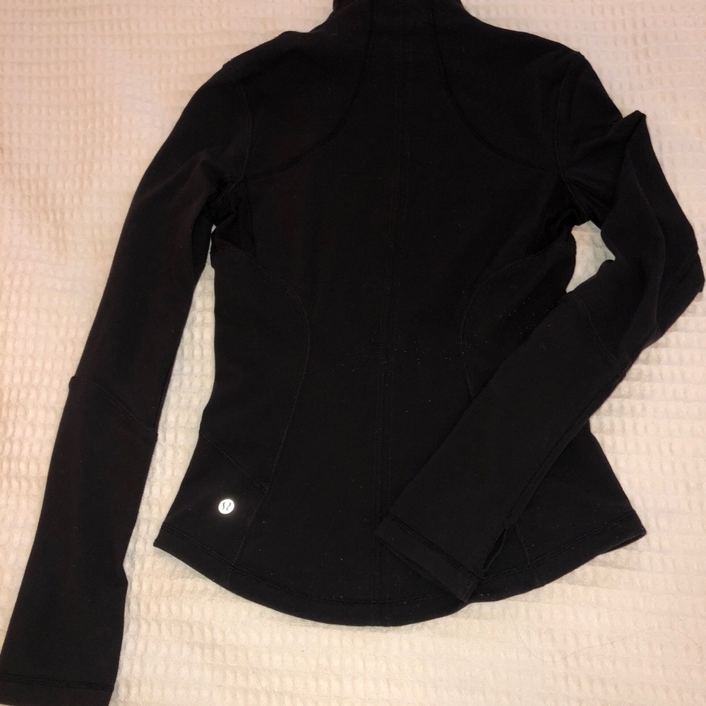 Lululemon: Black Zip-up jacket
